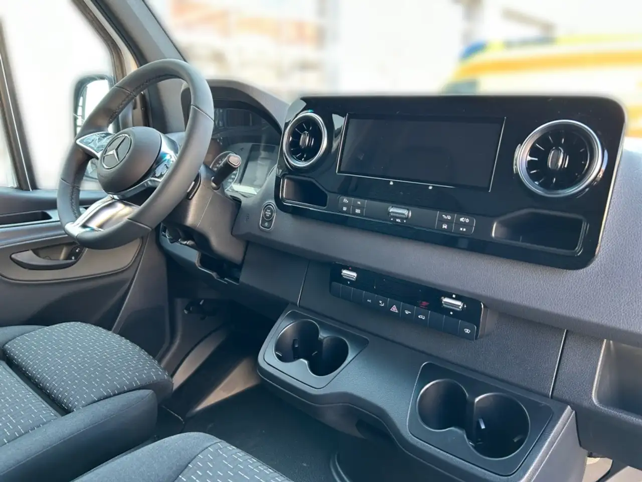 Mercedes-Benz Sprinter 319 4