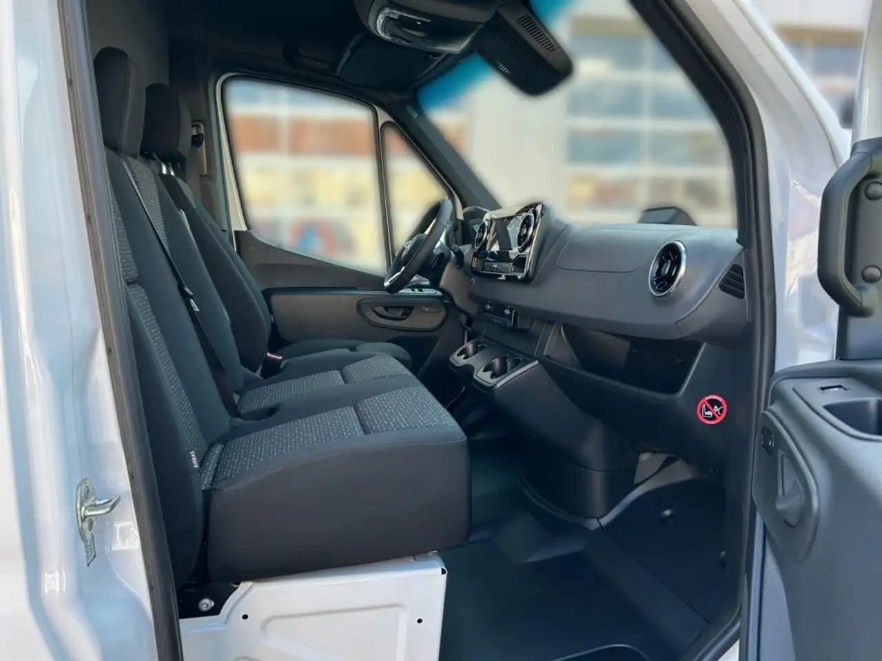 Mercedes-Benz Sprinter 319 11