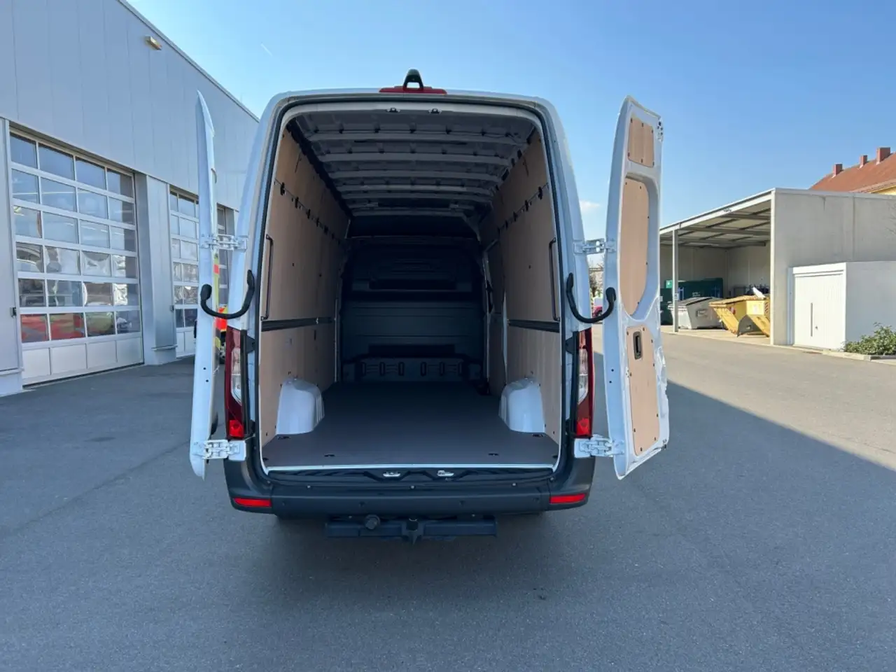 Mercedes-Benz Sprinter 319 15