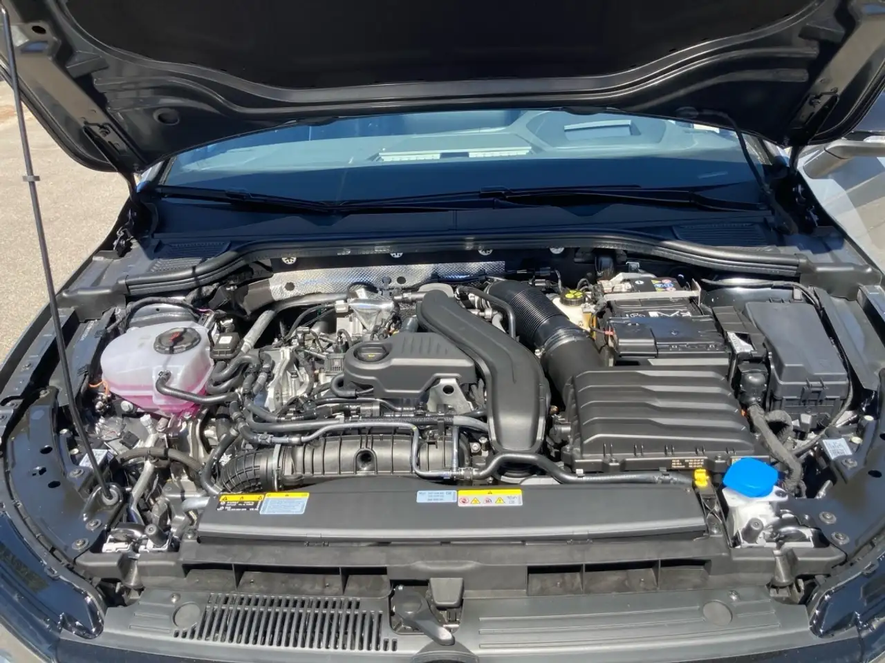 Volkswagen Golf VIII 16