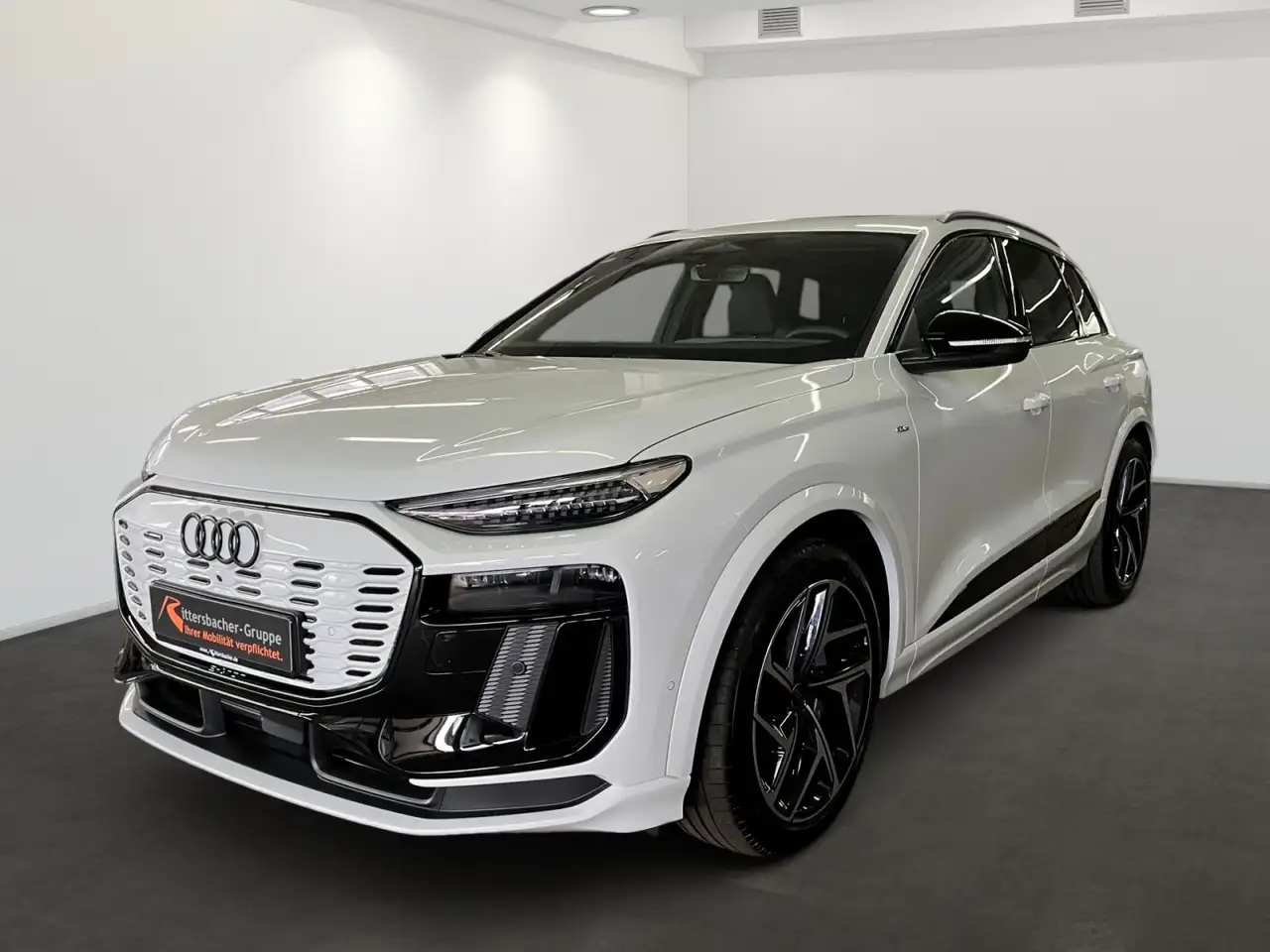 Audi Q6 2