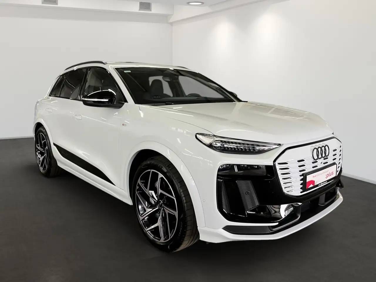 Audi Q6 3