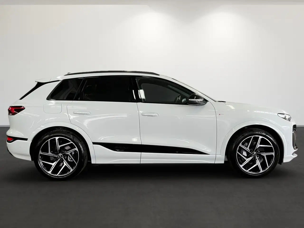 Audi Q6 4