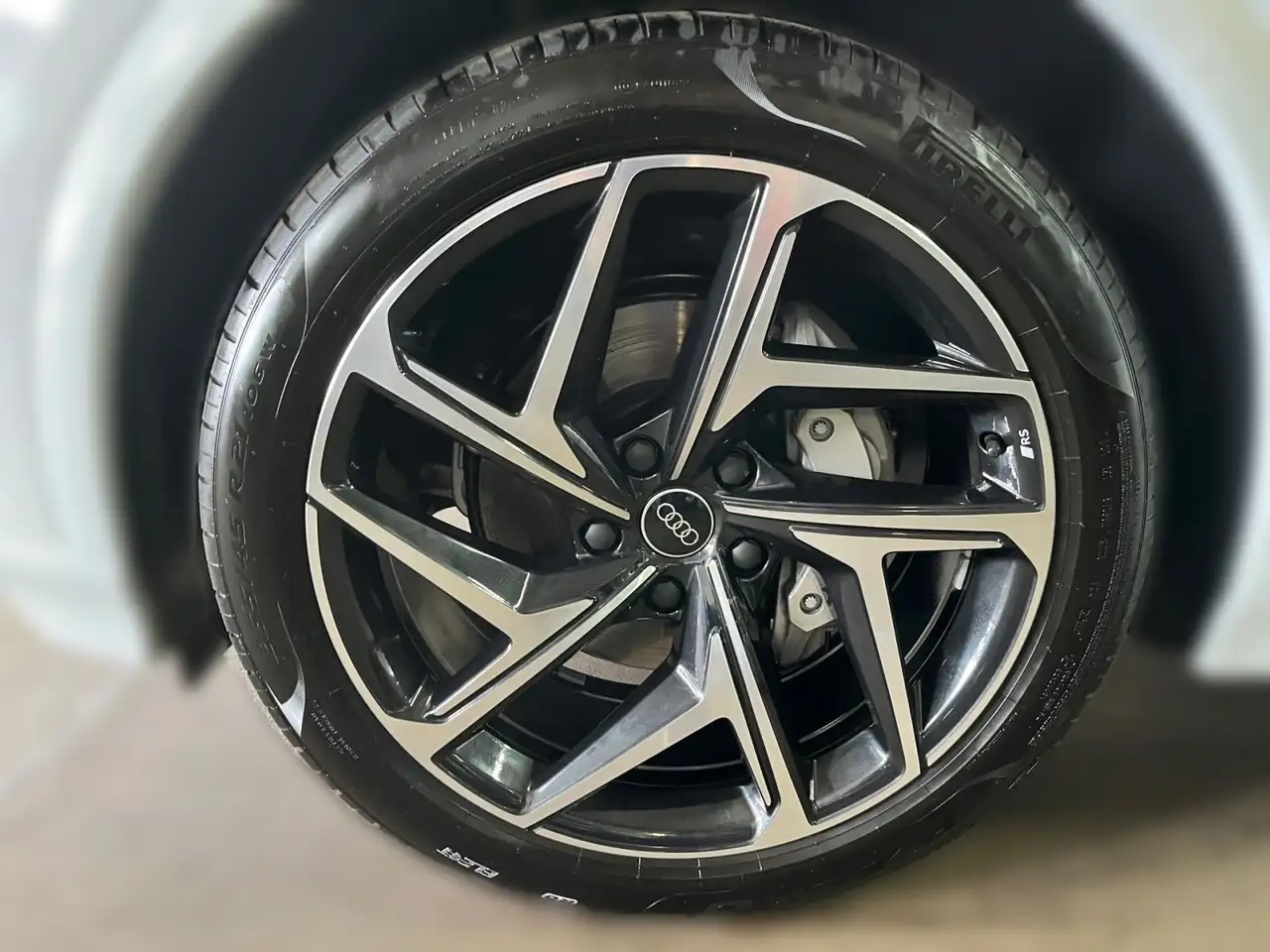 Audi Q6 8
