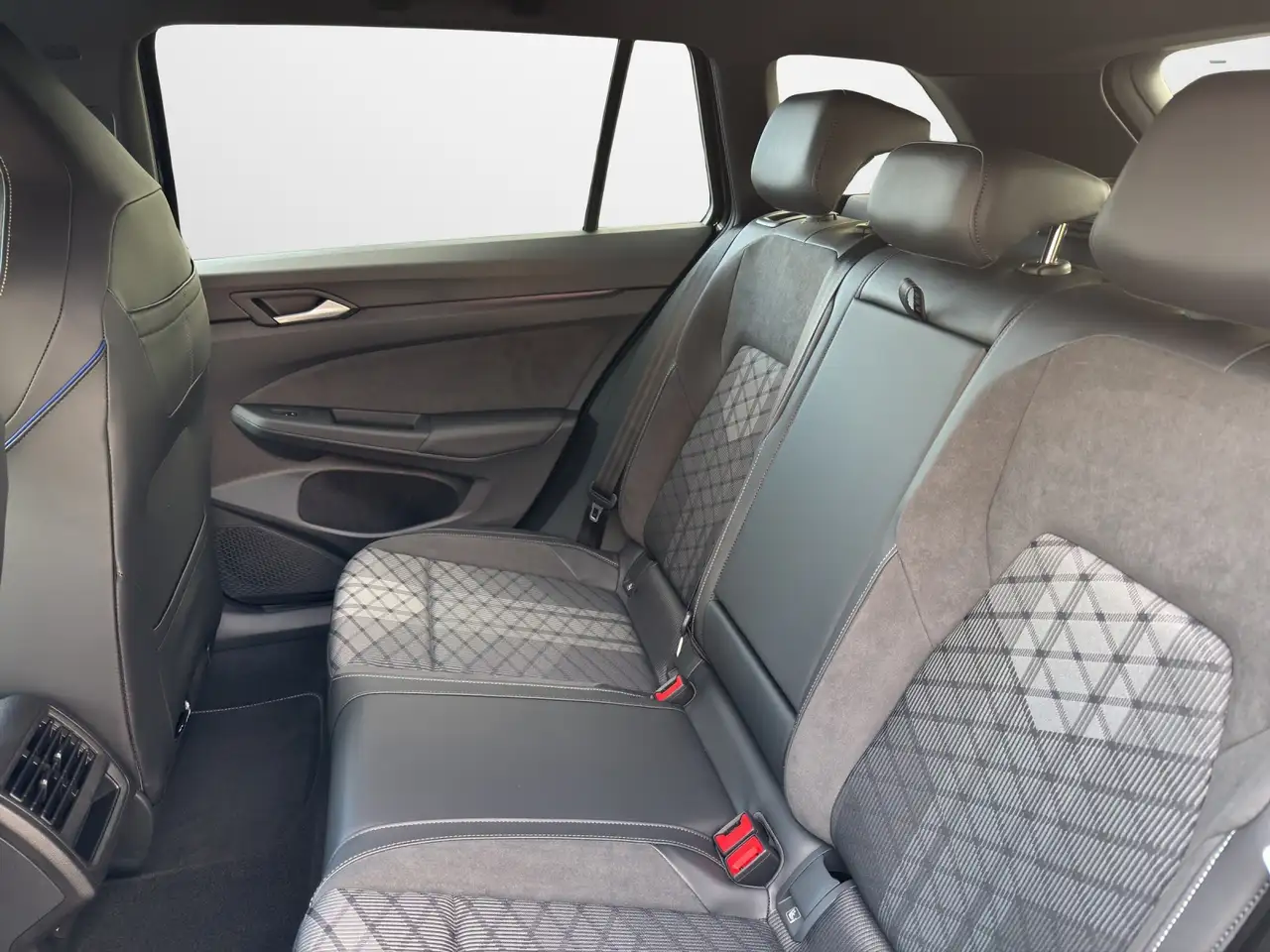 Volkswagen Golf 12