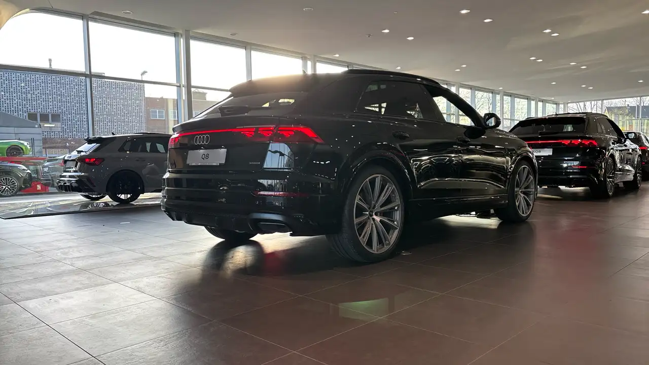 Audi Q8 3
