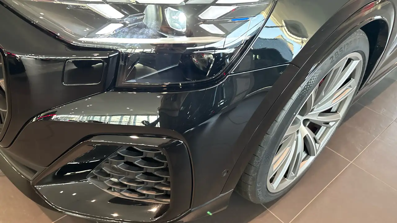 Audi Q8 5