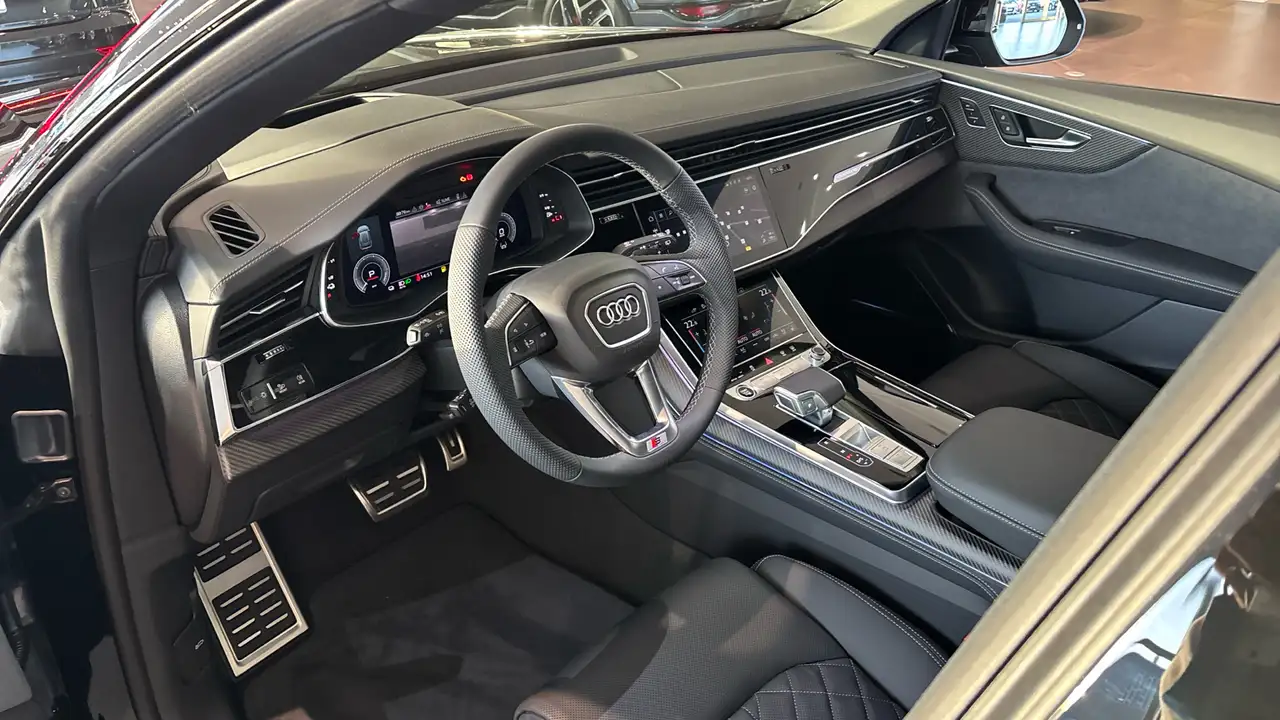 Audi Q8 8