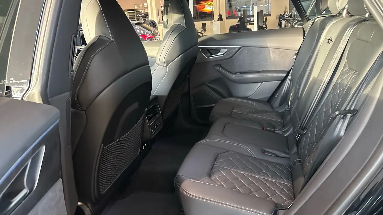 Audi Q8 10