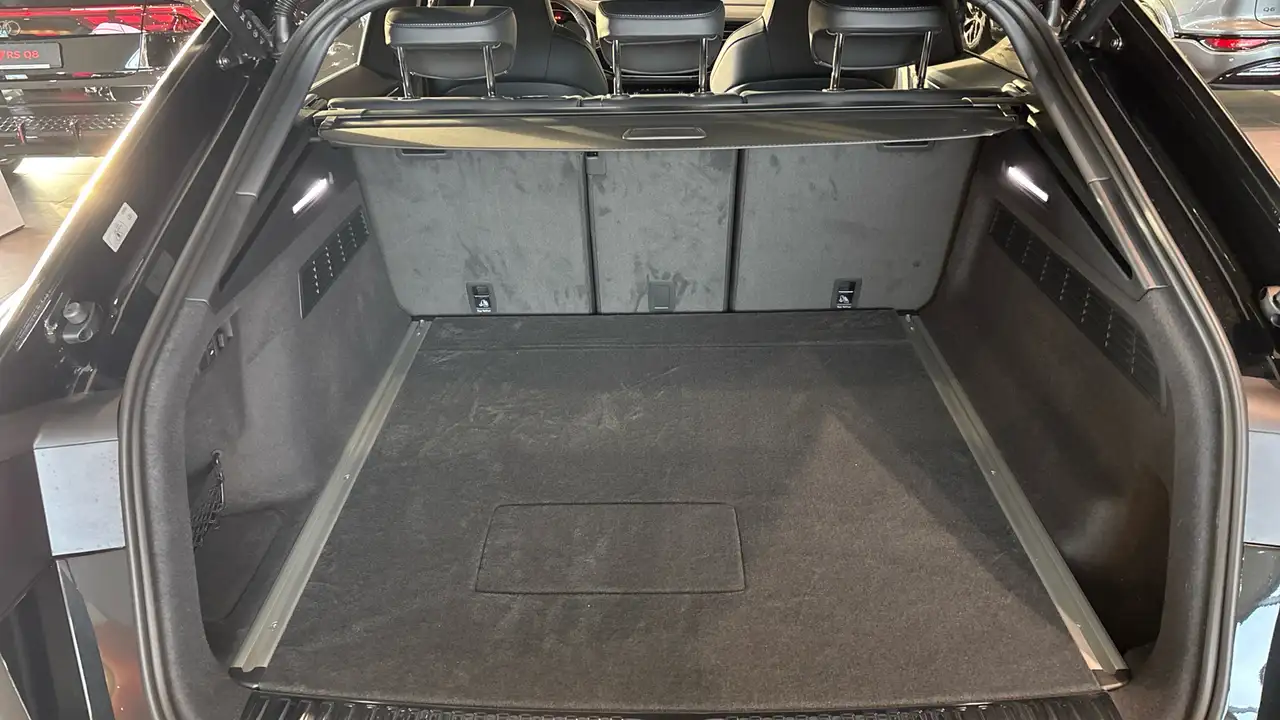 Audi Q8 12