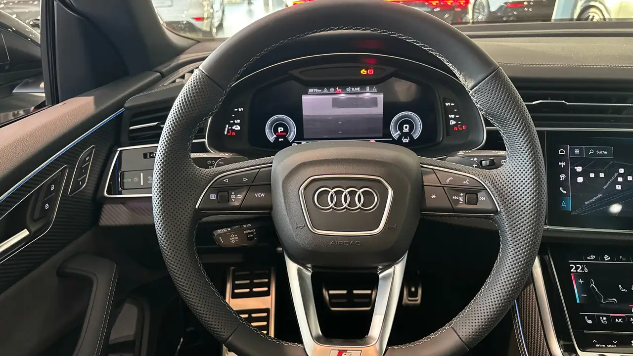 Audi Q8 14