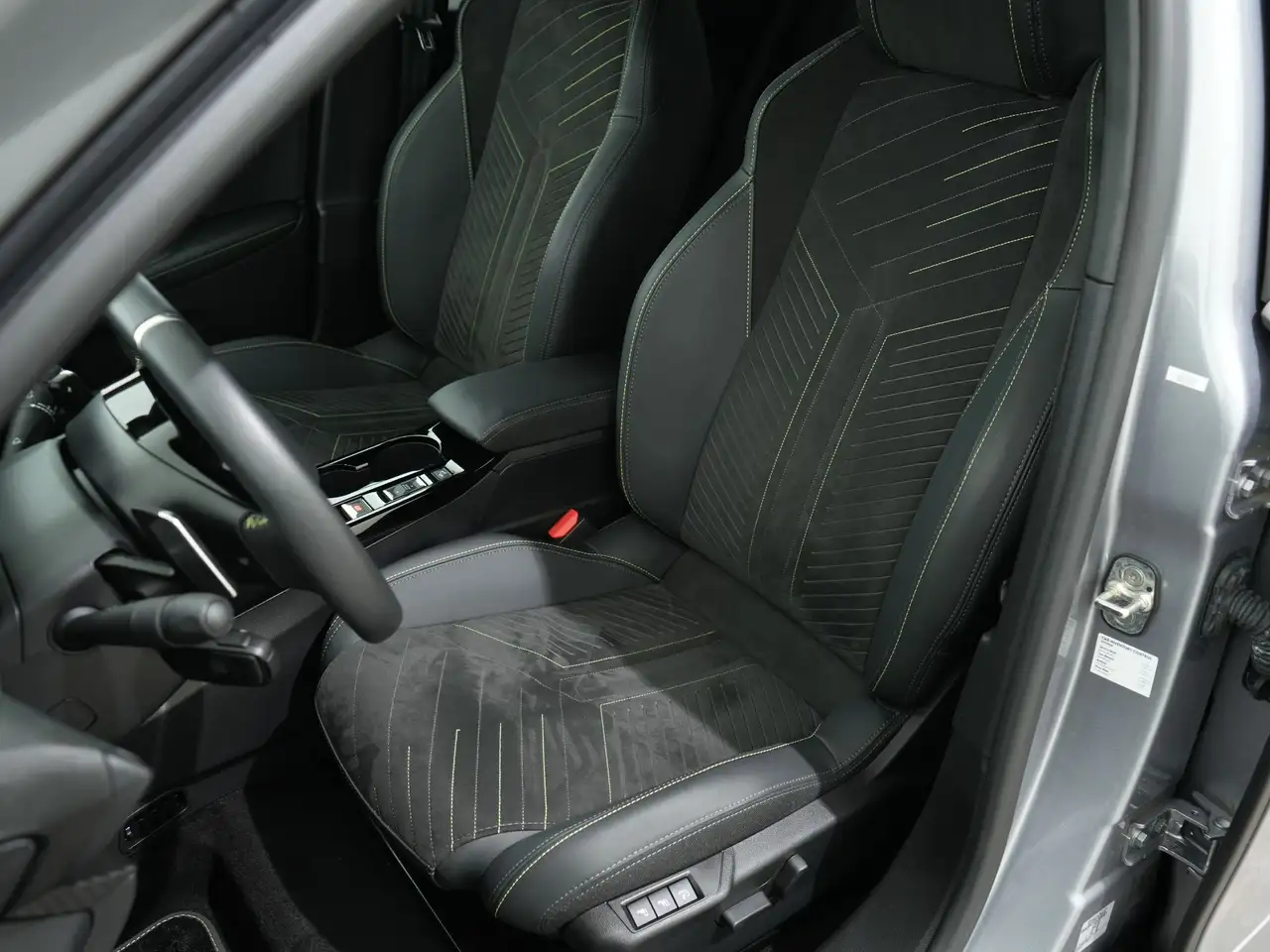 Peugeot 2008 4