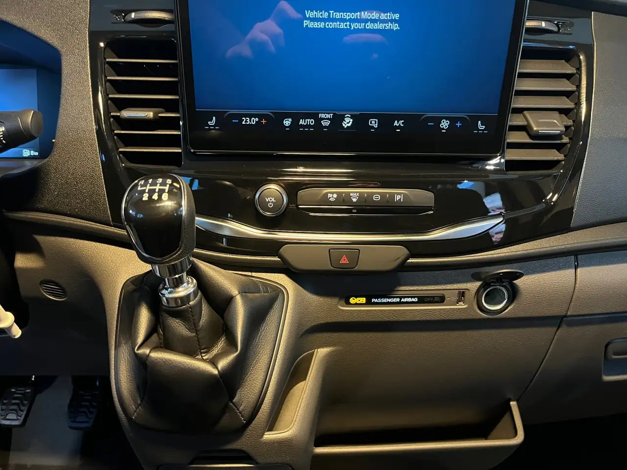 Ford Transit 9