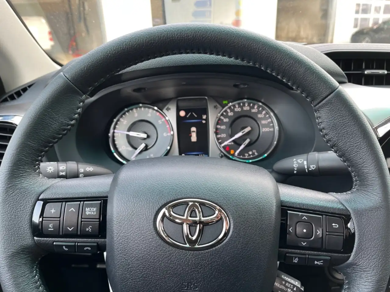 Toyota Hilux 14