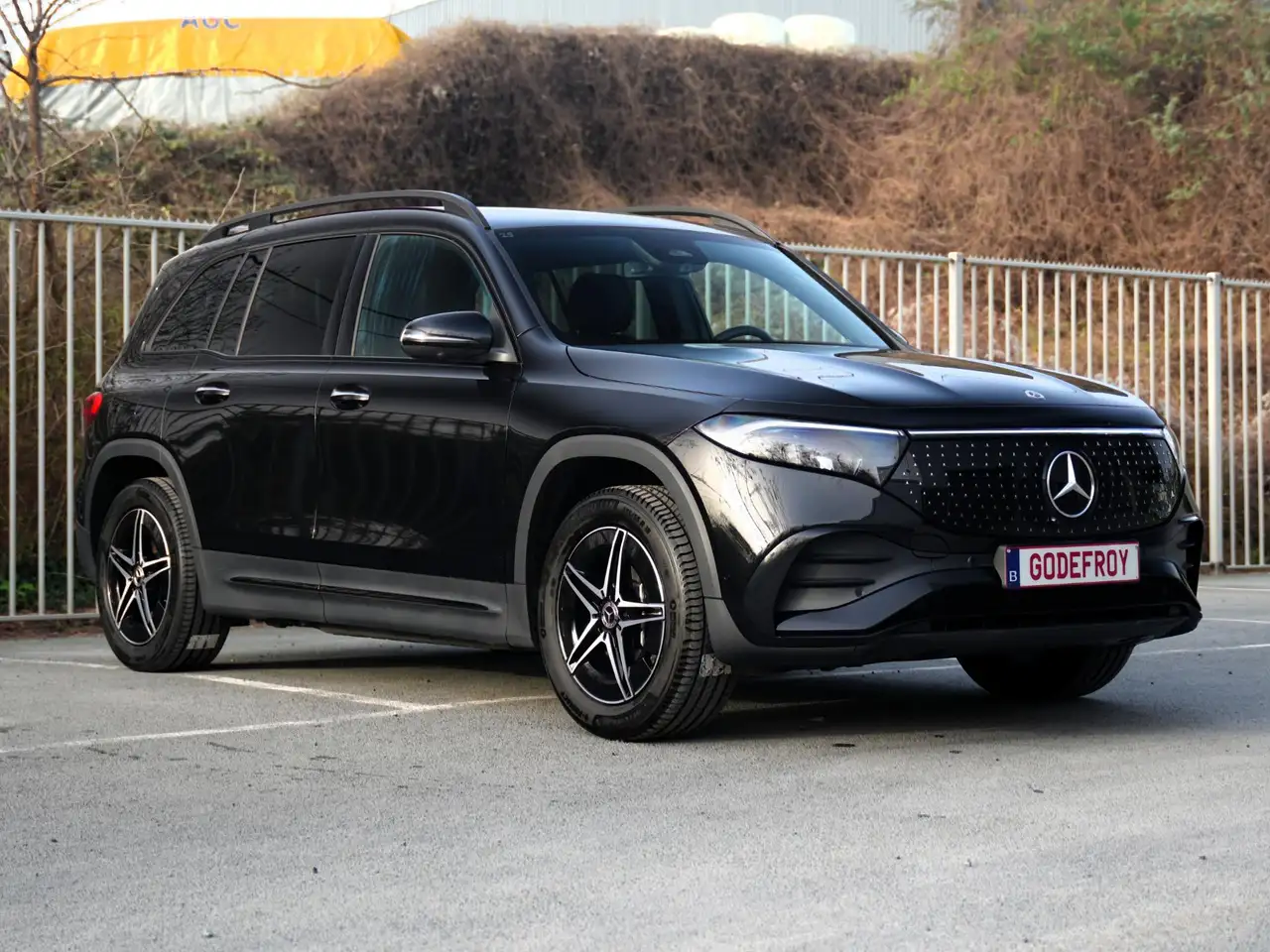 Mercedes-Benz EQB 300 7