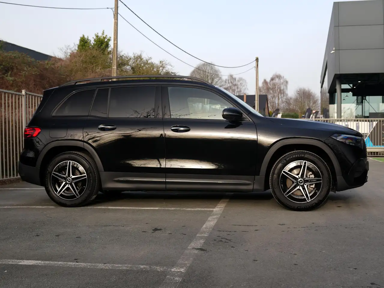 Mercedes-Benz EQB 300 8
