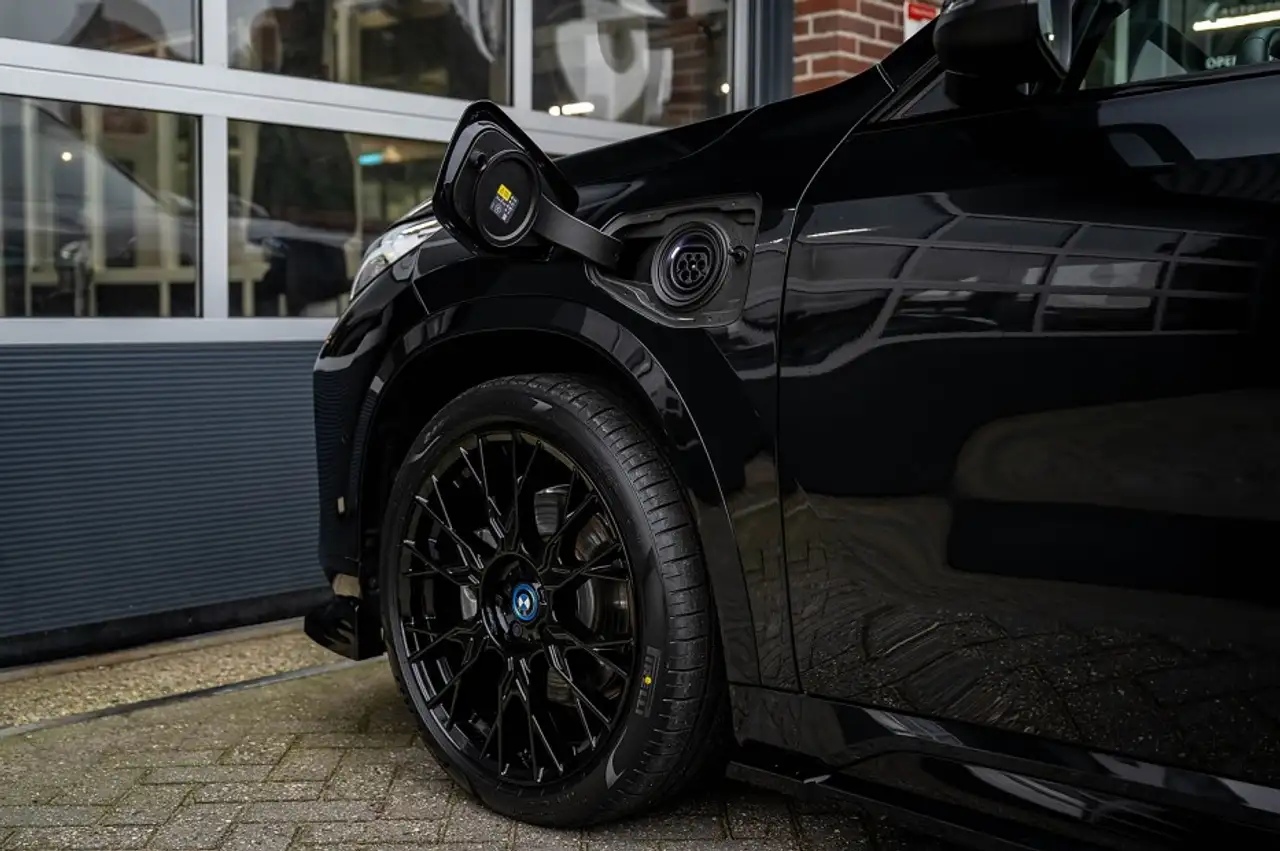 BMW X1 8