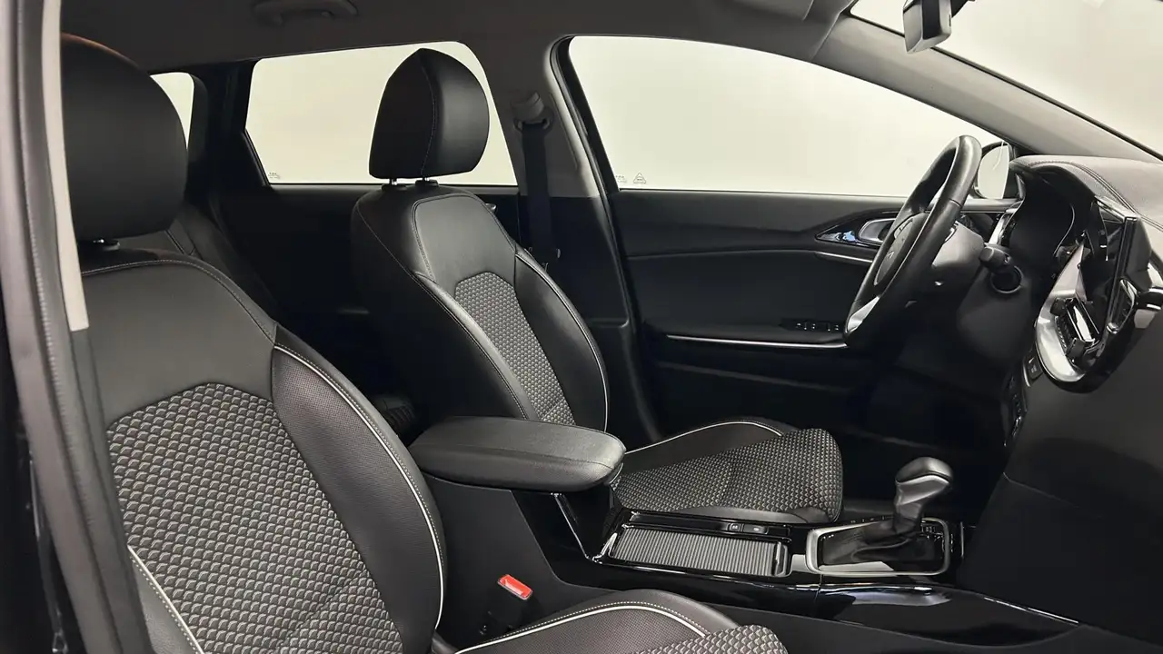 Kia Ceed 4