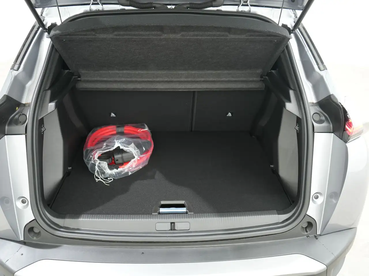 Peugeot e-2008 7