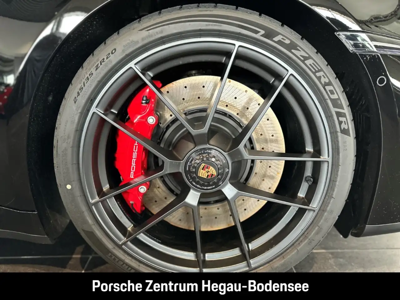 Porsche 992 911 6