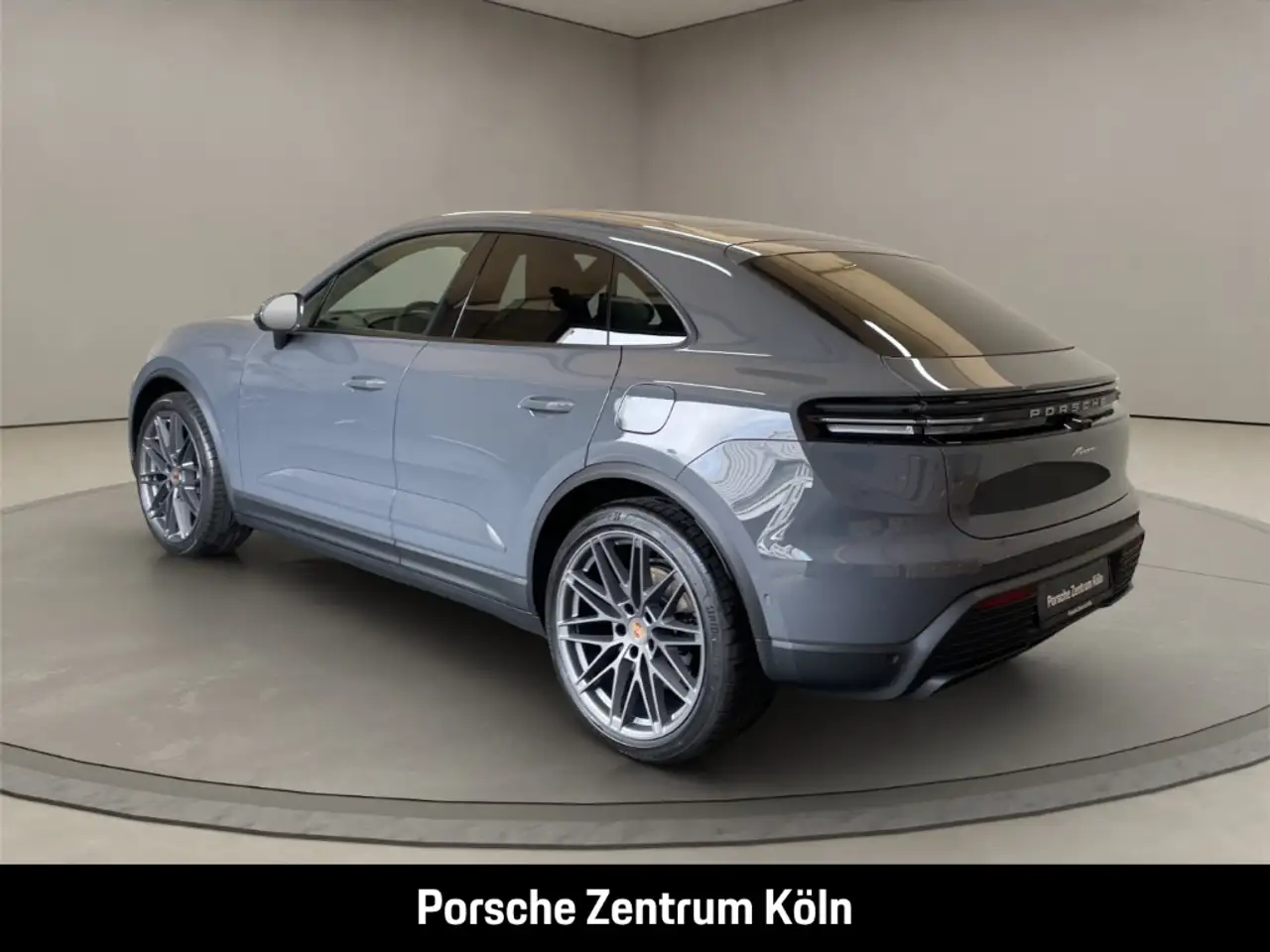 Porsche Macan 3
