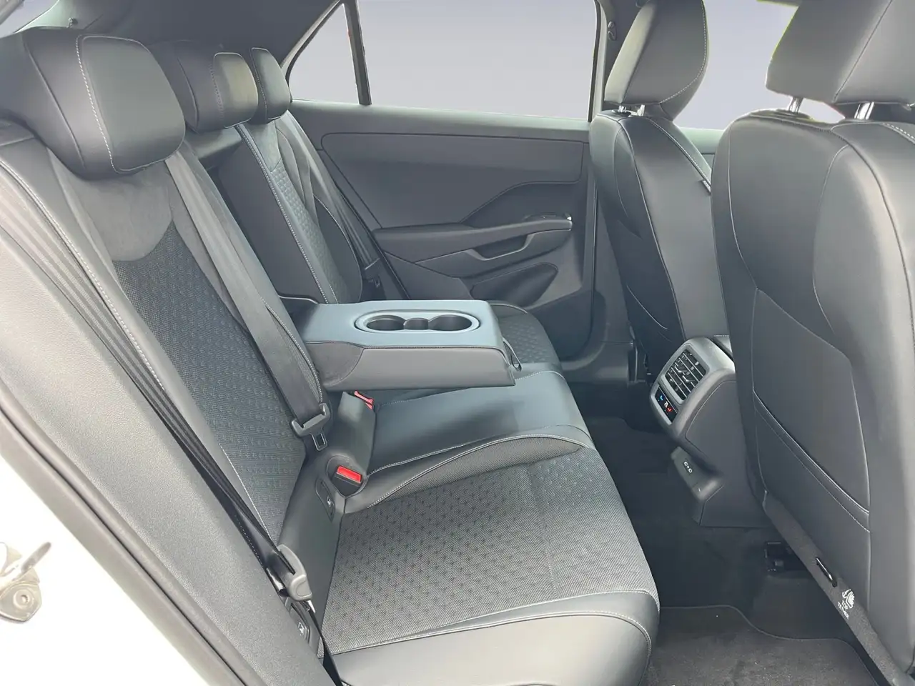 Volkswagen T-Roc 8