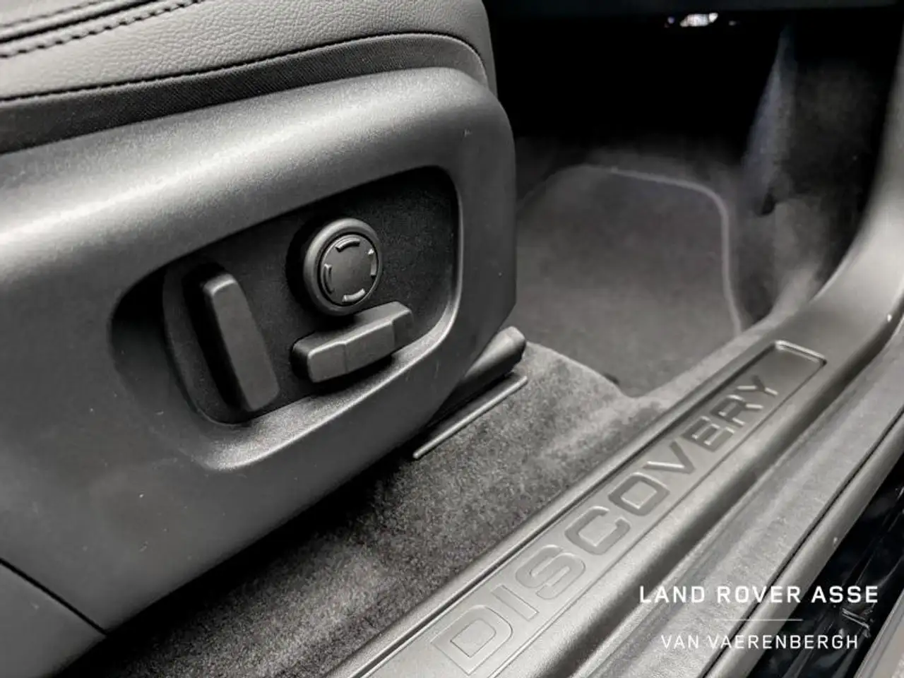 Land Rover Discovery 5