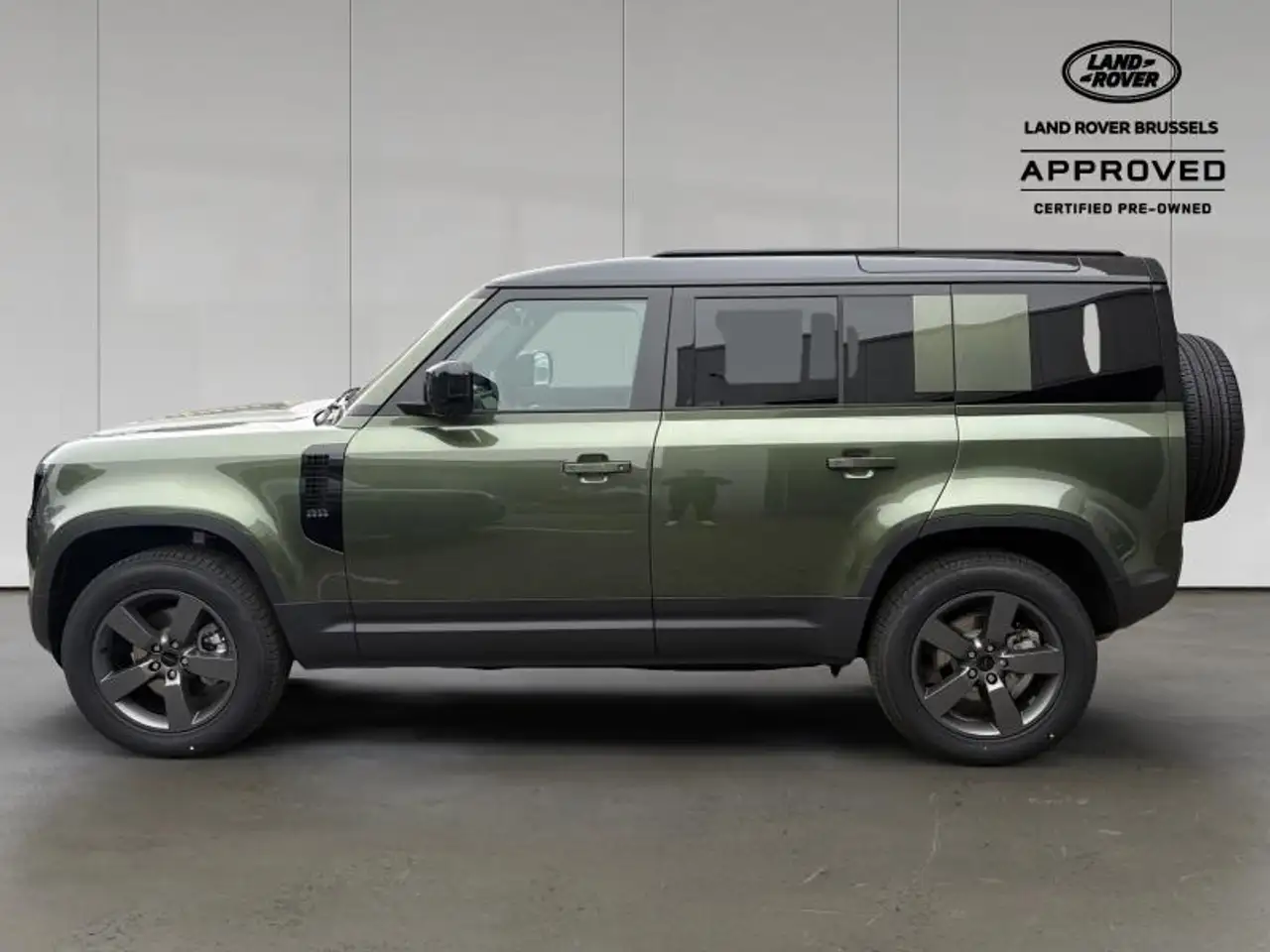Land Rover Defender 110 7
