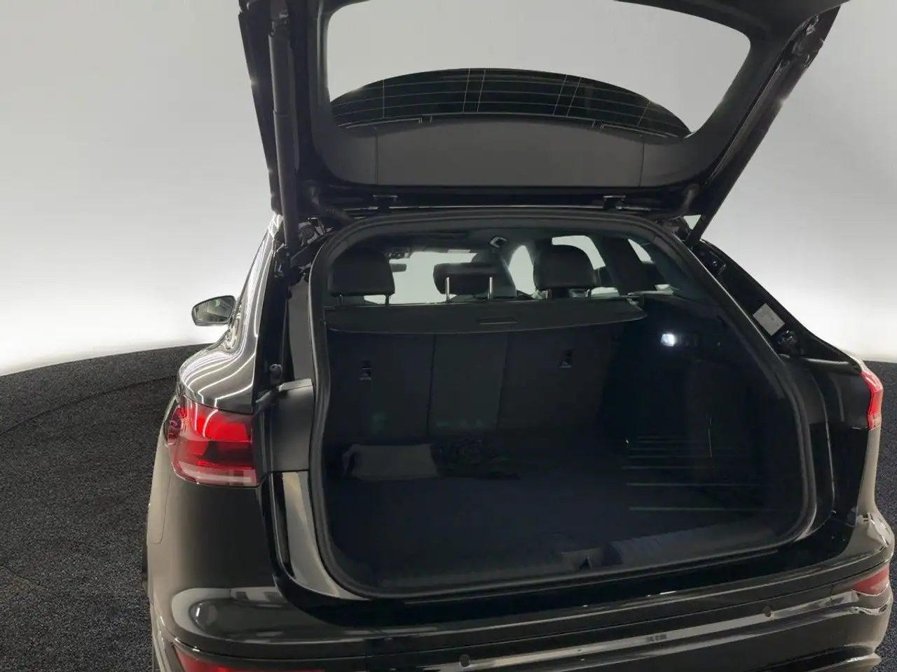 Audi Q6 9