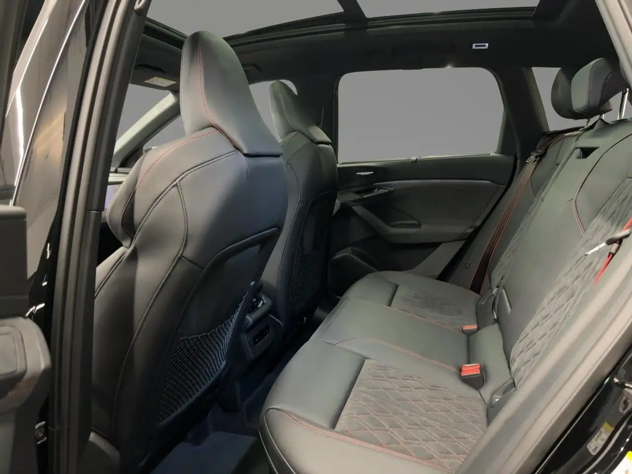 Audi Q6 11