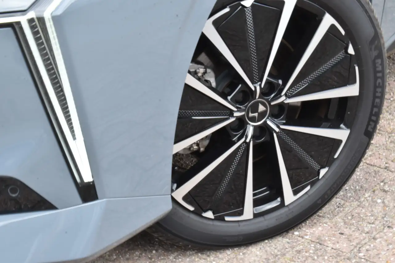 DS Automobiles DS 4 6