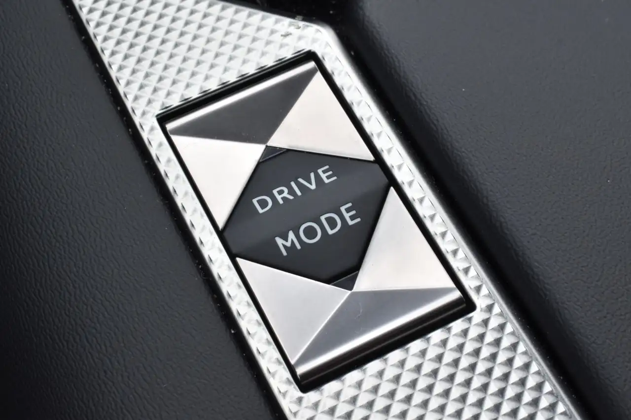DS Automobiles DS 4 8