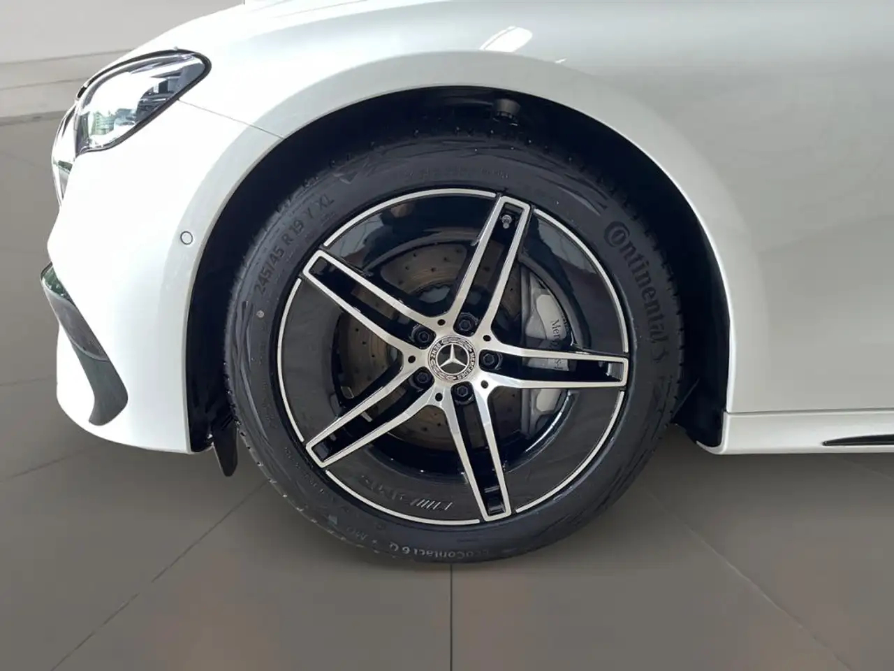 Mercedes-Benz E 300 7