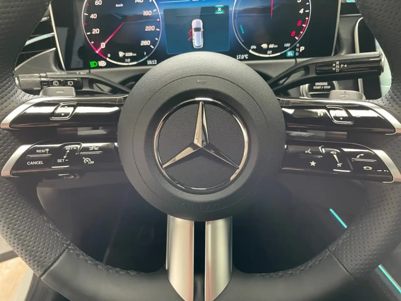 Mercedes-Benz E 300 12