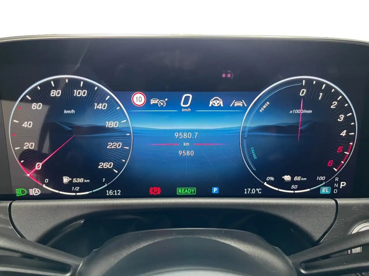 Mercedes-Benz E 300 13