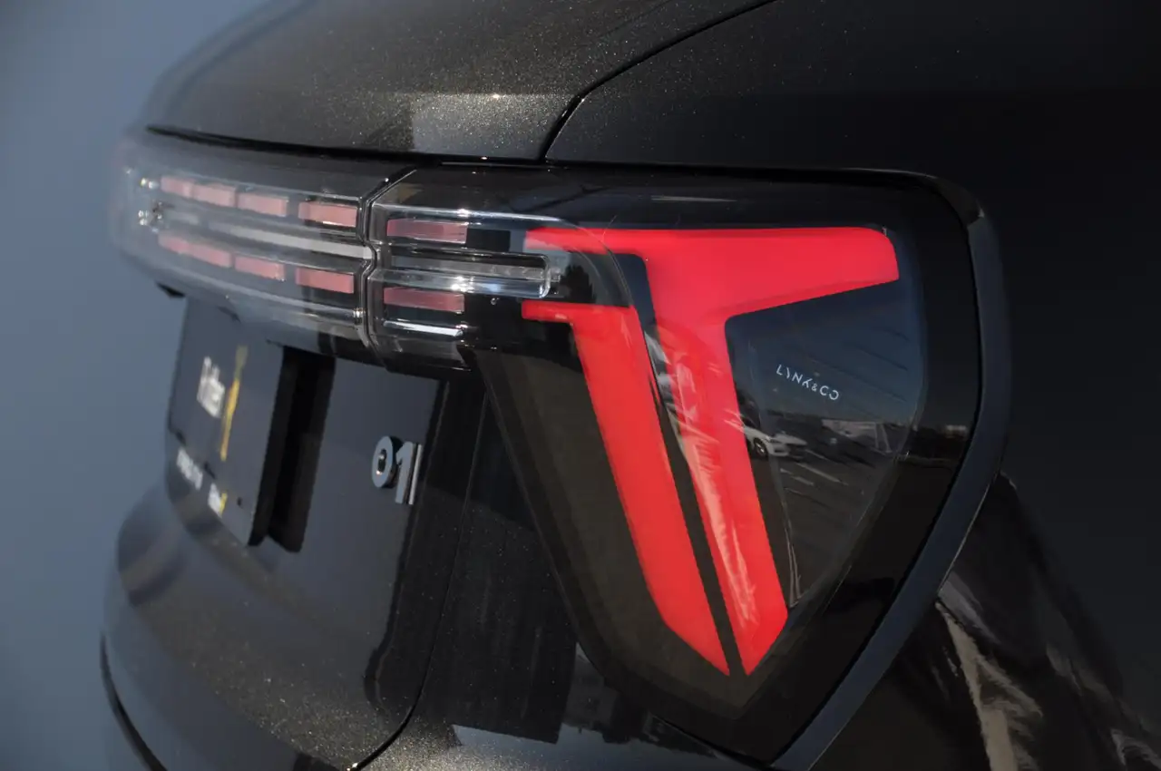 Lynk & Co 11