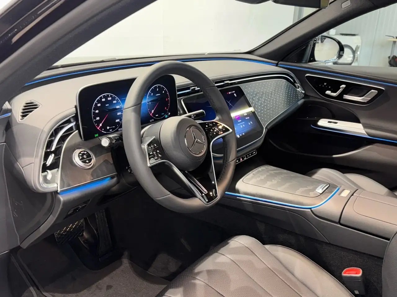 Mercedes-Benz E 200 12