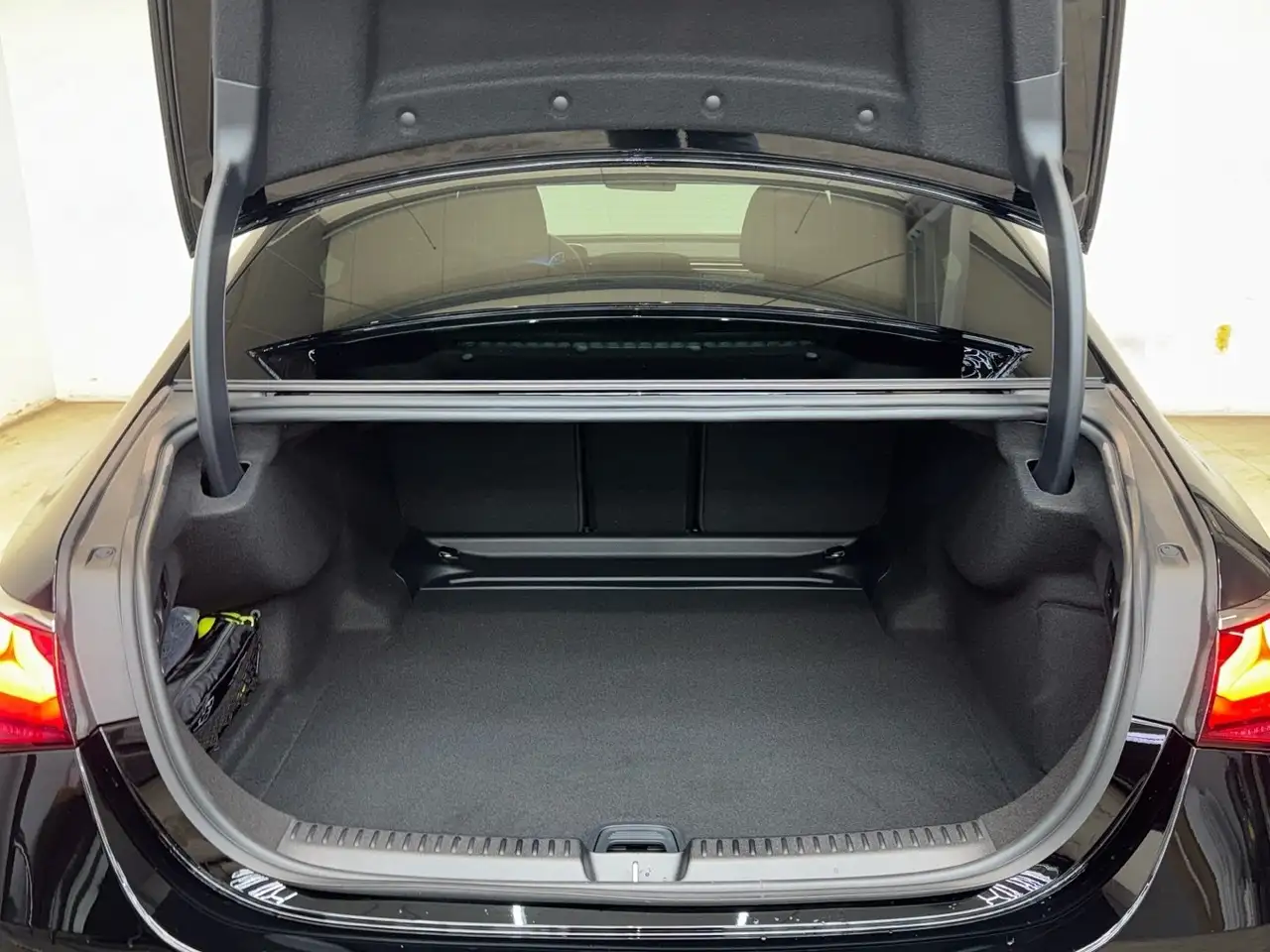 Mercedes-Benz E 200 16