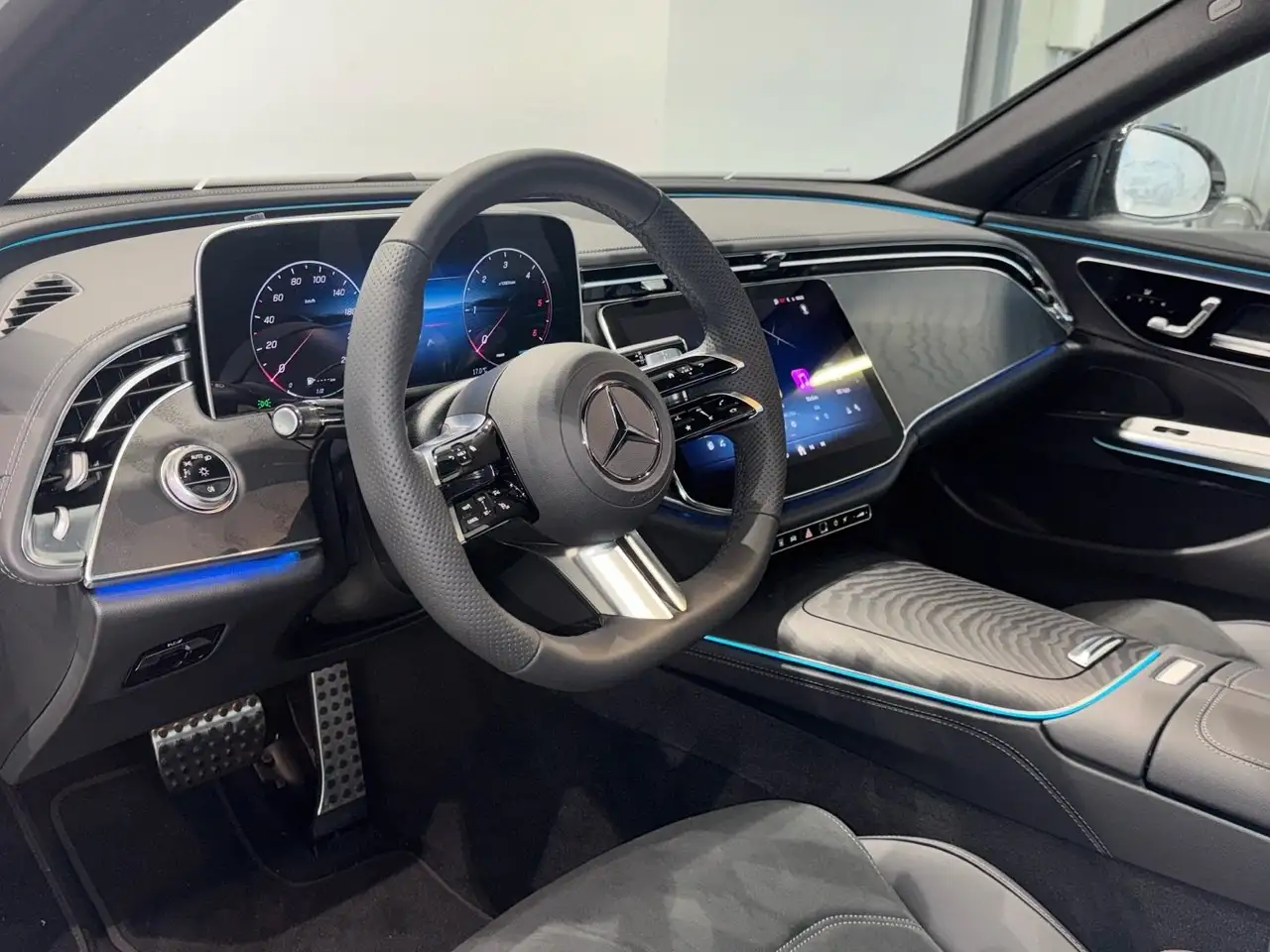 Mercedes-Benz E 200 12