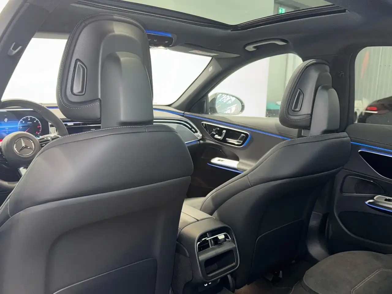 Mercedes-Benz E 200 14