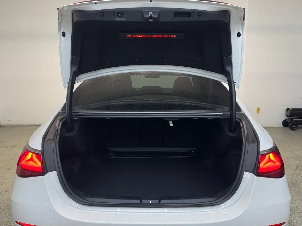 Mercedes-Benz E 200 16