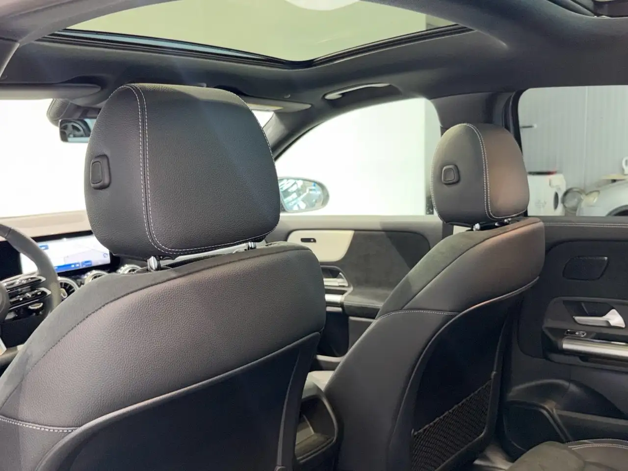 Mercedes-Benz GLA 250 14