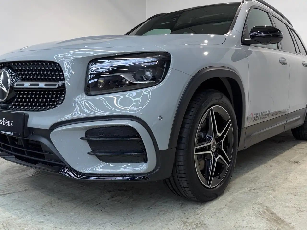 Mercedes-Benz GLB 200 7