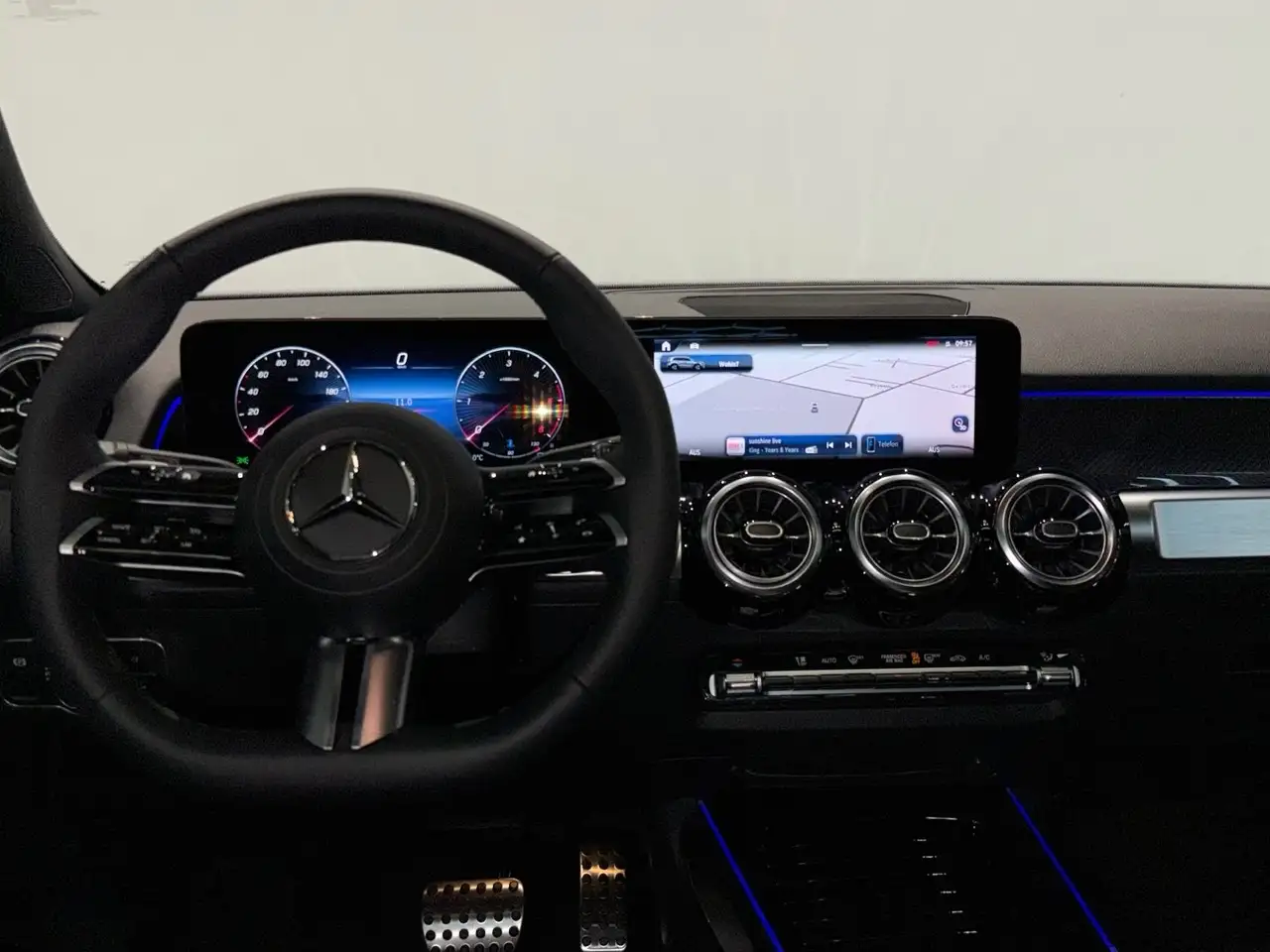 Mercedes-Benz GLB 200 9