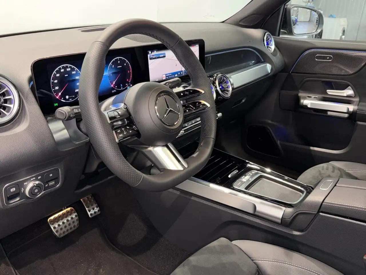 Mercedes-Benz GLB 200 12