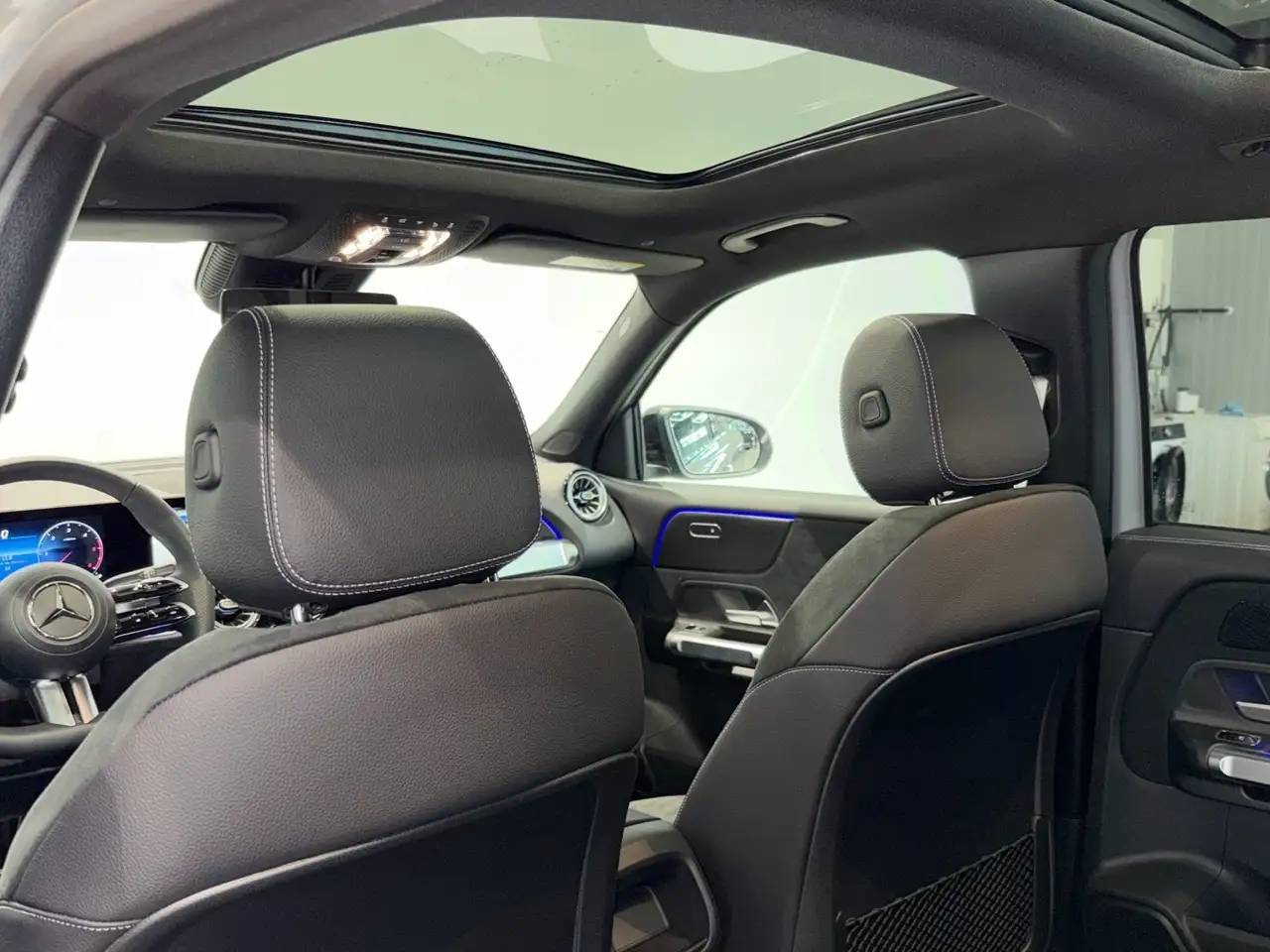 Mercedes-Benz GLB 200 14