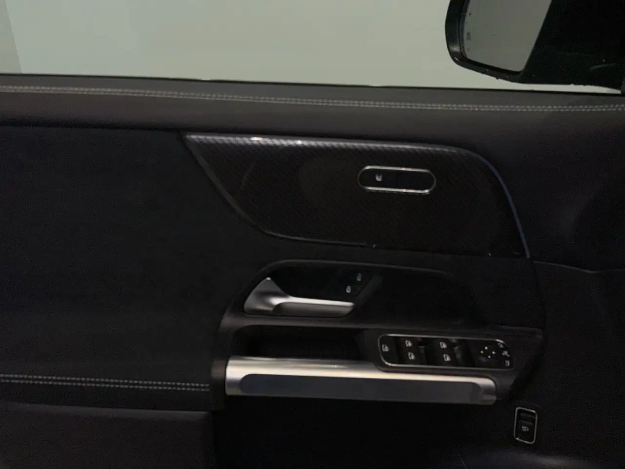 Mercedes-Benz GLB 200 15