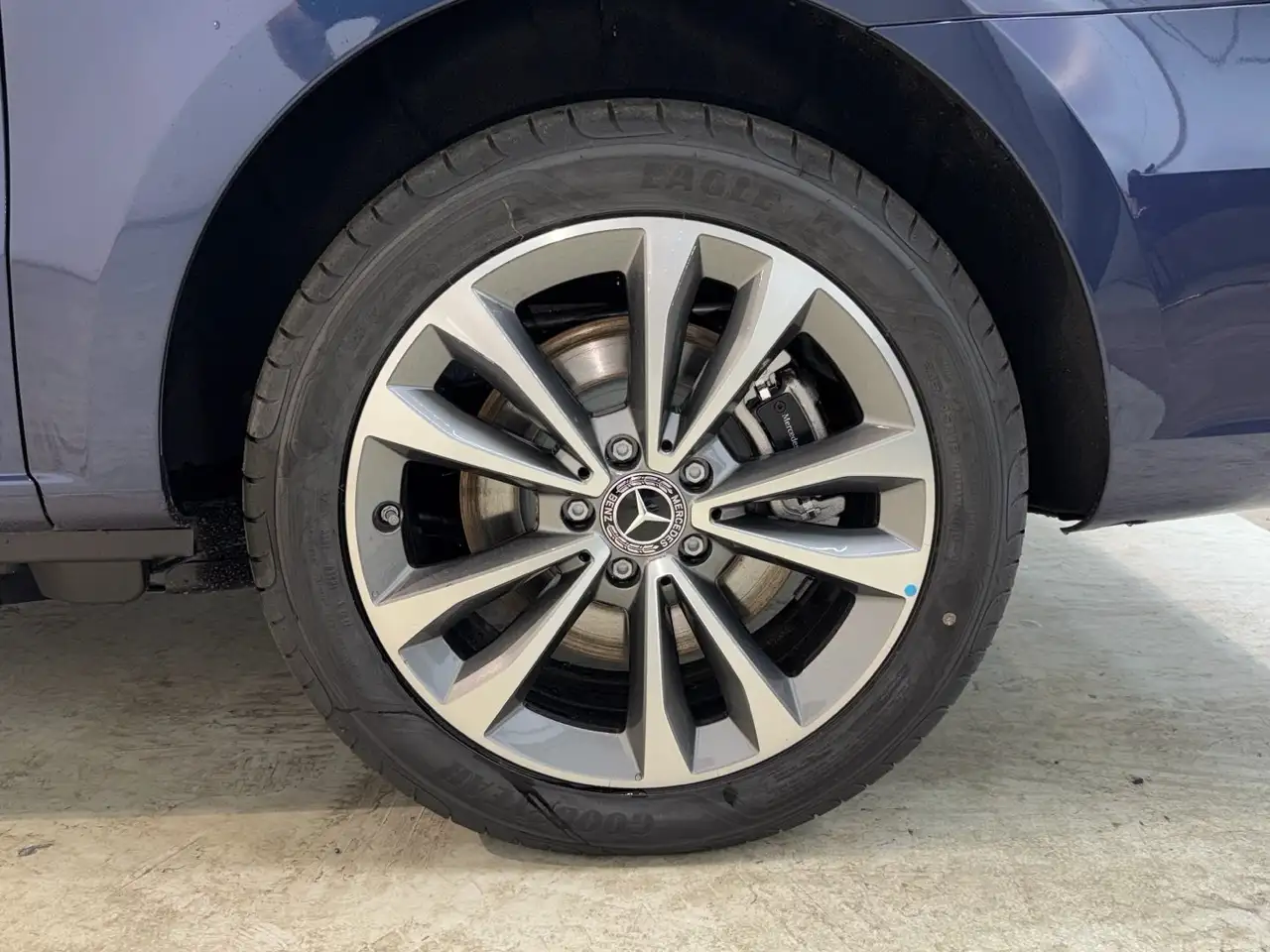 Mercedes-Benz V 300 8