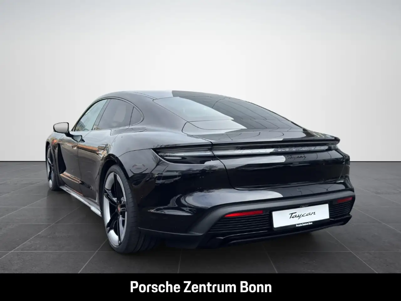 Porsche Taycan 7
