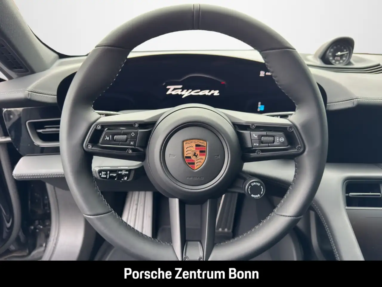 Porsche Taycan 10